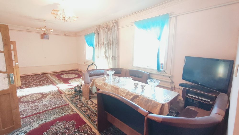 10 ханалы Жер жай сатылады.Домга алмастырыу варианты бар.Цена договорн