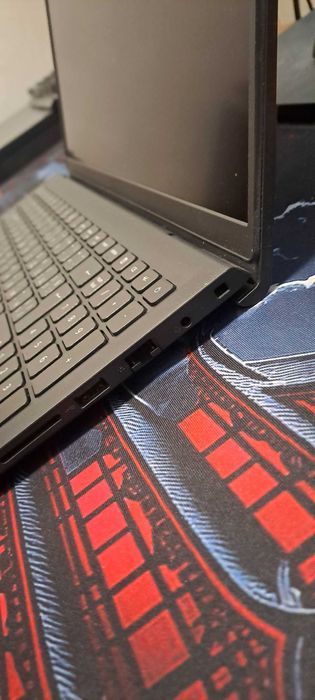 Лаптоп Dell Vostro