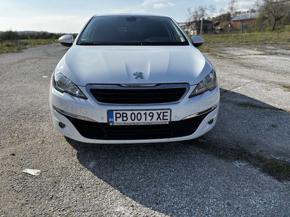 Автомобил Peugeot 308 SW 1.2 бензин