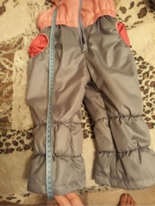 Продам осенний костюм для девочки.