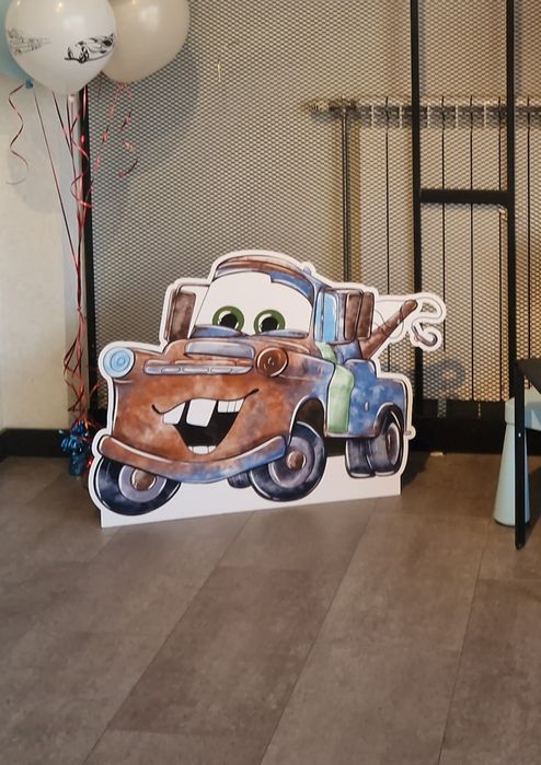 Фигурка Disney Матю от пенокартон