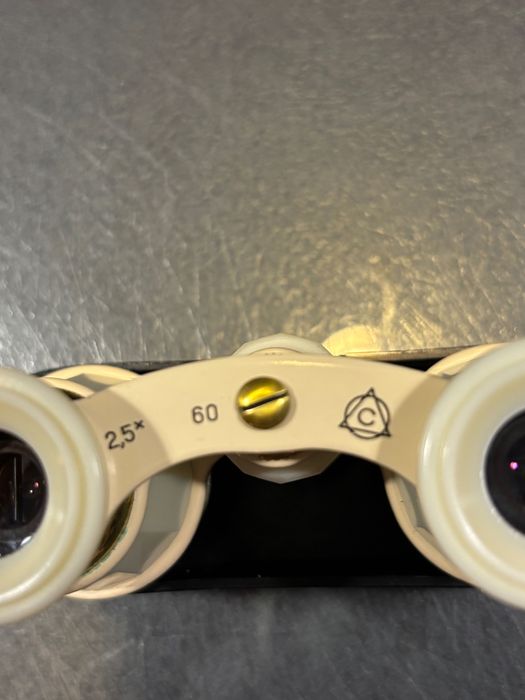 Продавам бинокъл