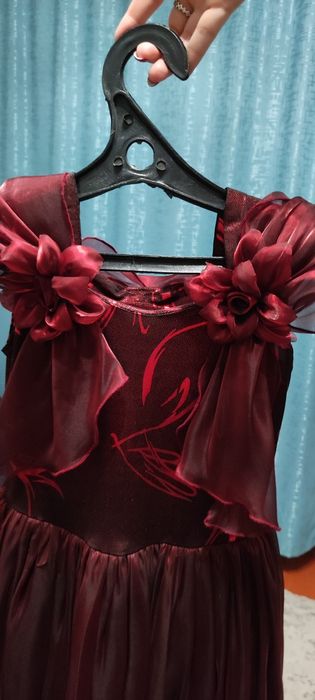 Продам детские, подростковые платья