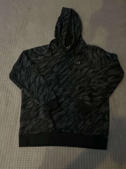 черная кофта Under Armour