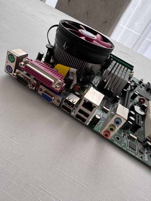 Kit Intel desktop+ CPU Intel Celeron 347 DDR2 1GB Cooler Master LGA775