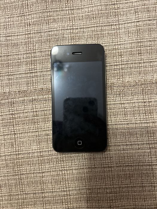 Iphone 4s в хорошем состоянии (срочно)