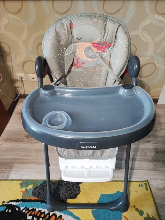 Стульчик для кормления, в хорошем состоянии, есть подножка