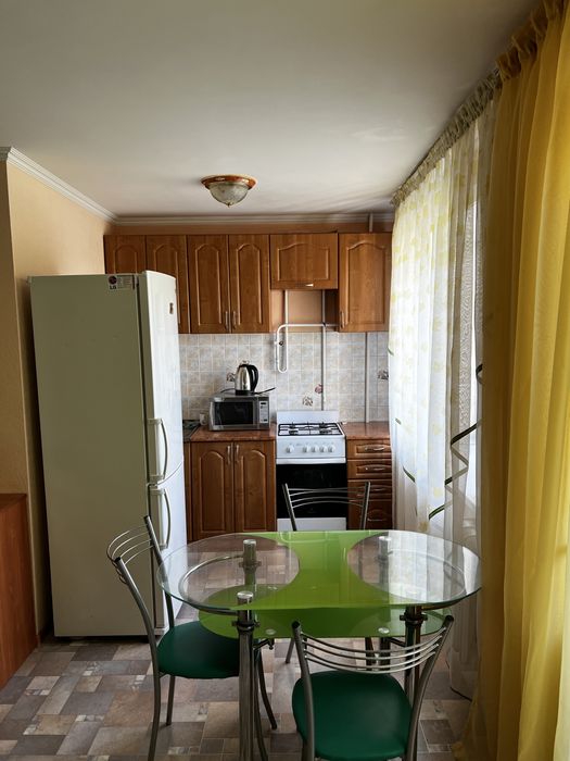 1 комн.кв., с мебелью и техникой, центр, рядом Колх.рынок, Океан