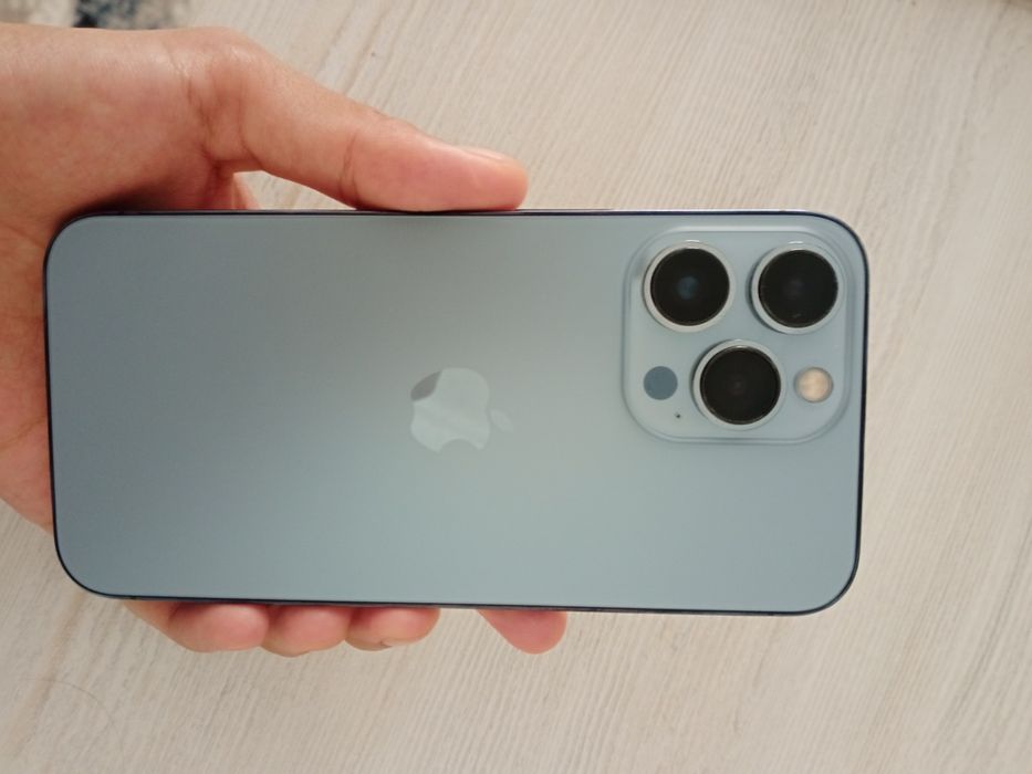 iPhone 13 pro 128 blue