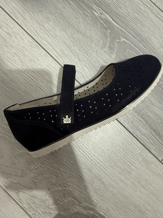 Туфли девичковые продам