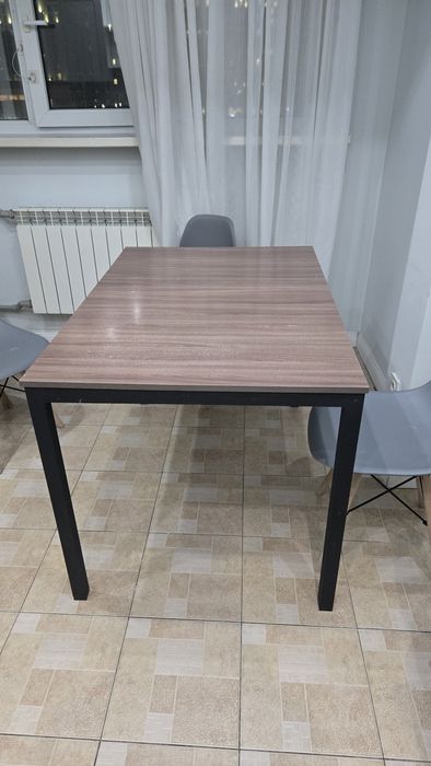 Продам кухонный стол