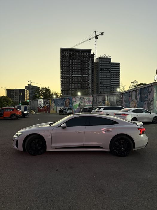 Audi e tron GT 2024