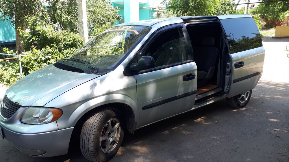 Продам Крайслер минивен 2001 г
