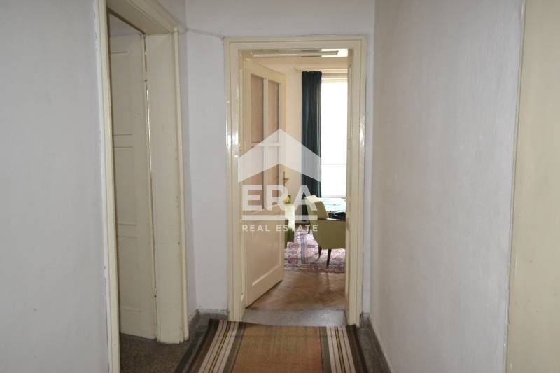 Продава се Тристаен апартамент в Хасково, Център - 85 кв.м за 1164 €/кв.м - Снимка #5