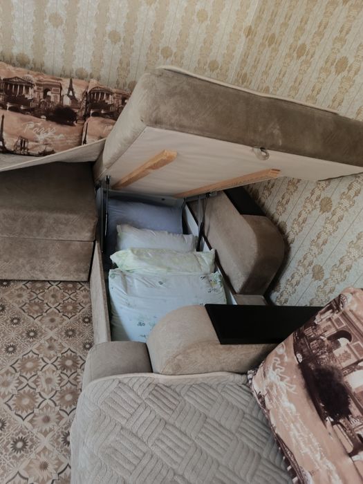 Продам мягкий уголок, диван и кресло