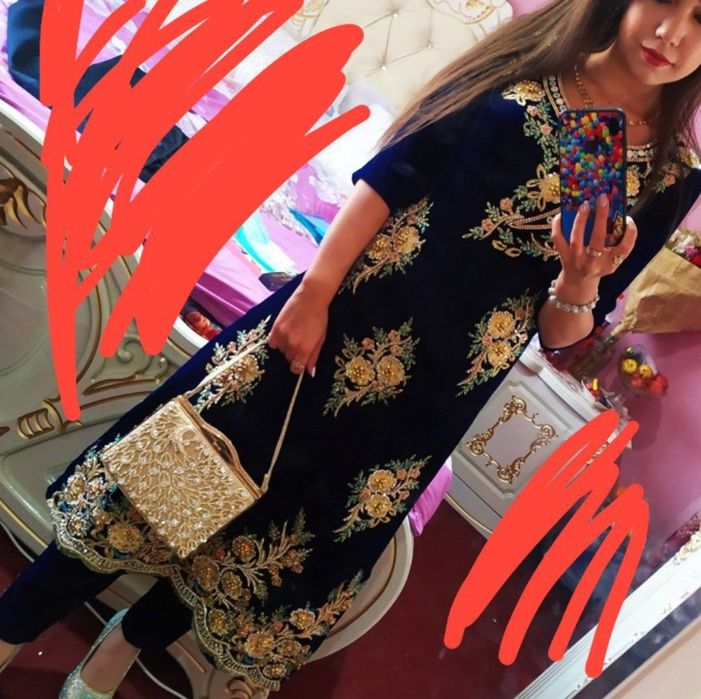 Вечерние платья.