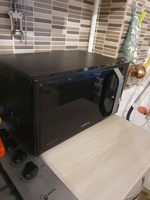 Cuptor cu microunde samsung