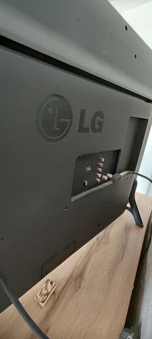 Телевизор LG LED , 42" (106 см), (42LF550V)