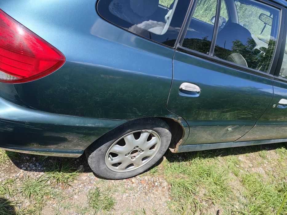 Продавам киа рио 1.3 75hp