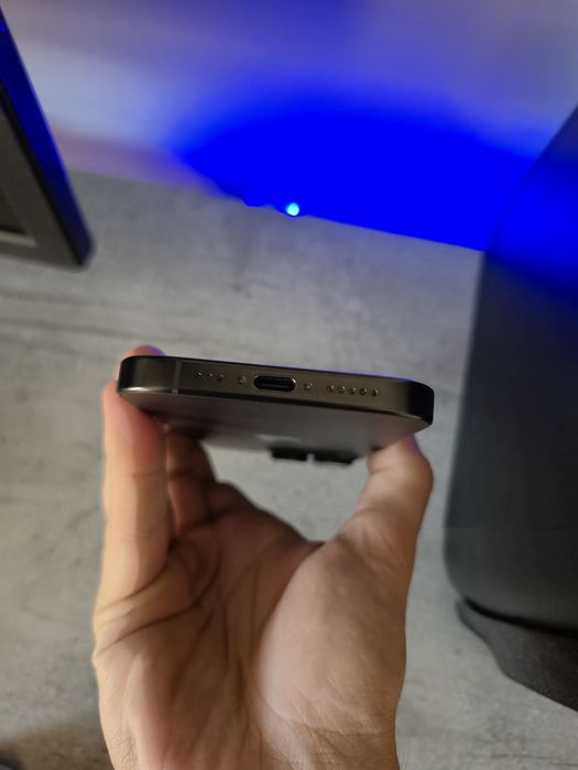 Iphone 16 pro black