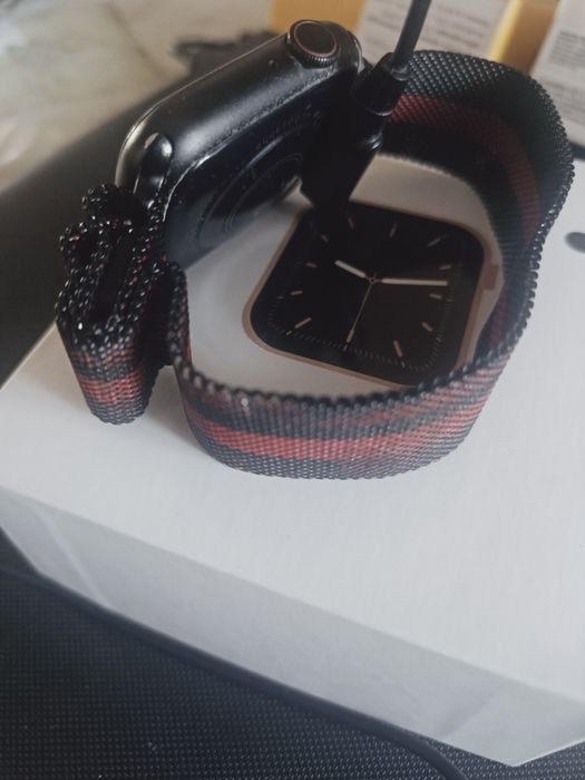 Продам смартчасы б/у