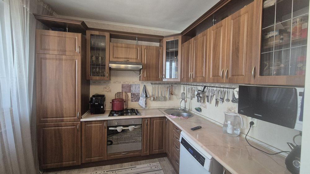 Продам кухню в хорошем состоянии.