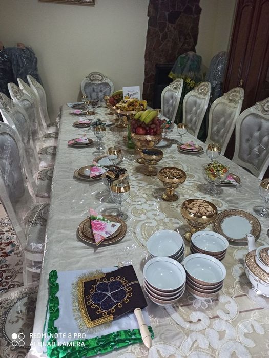 Sotiladi: Stol-stul to‘plami (yong‘oq yog‘och)