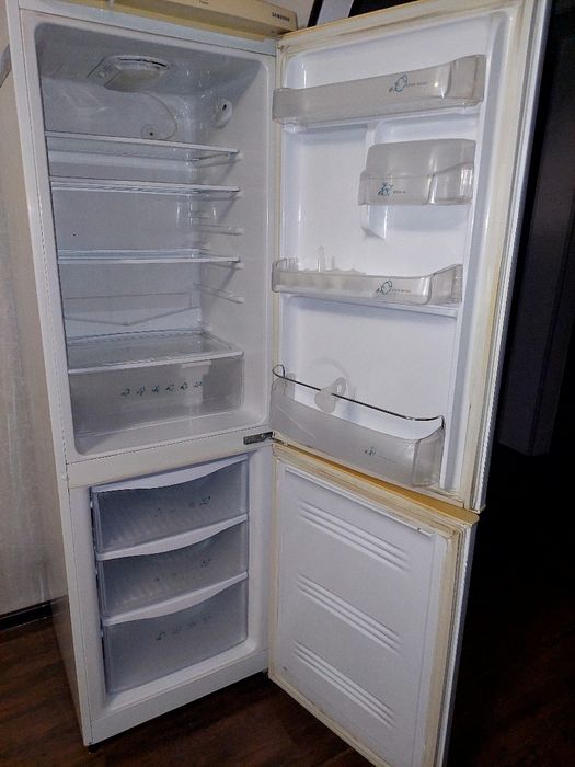 Продам Холодильник Samsung б/у