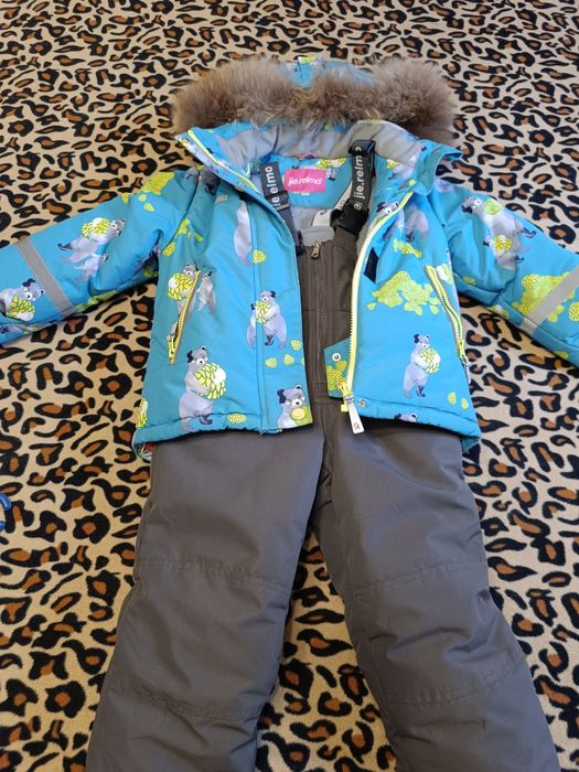 Продам зимние комбинезоны для девочки!