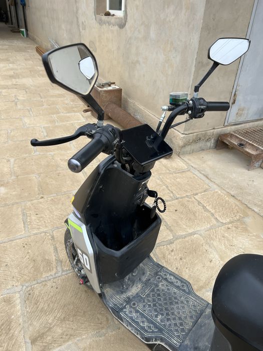 Электренный мопед