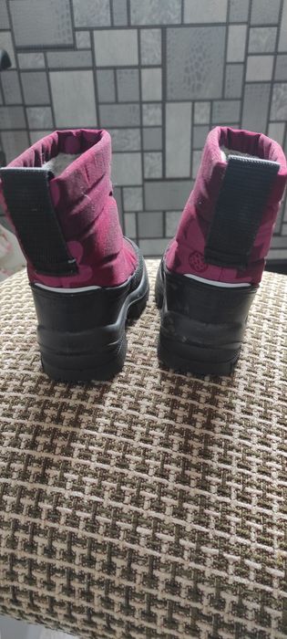 Фирменные сапожки на девочку, размер-20