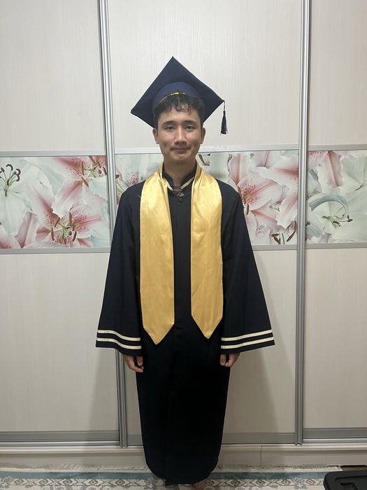 Продам темно синию мантию