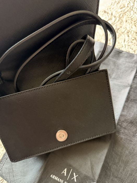 Armani exchange чанта