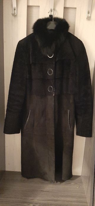 Продаю дубленку комбинированный с каракульчой