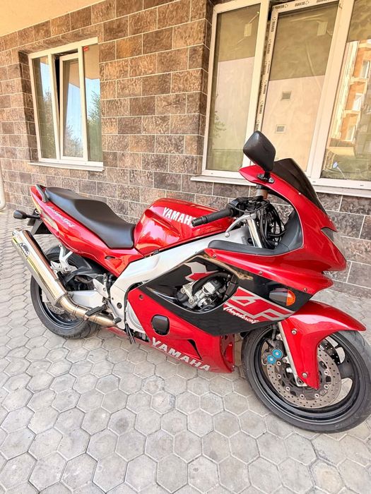 Motor Yamaha YZF600R