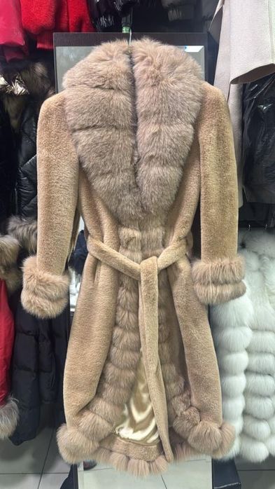 Палта от алкантара и естествен косъм лисица