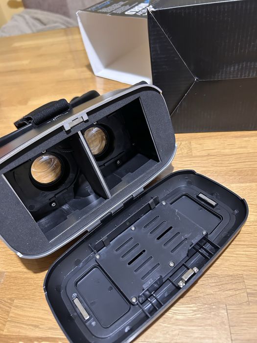 VR 3 D очила виртуални