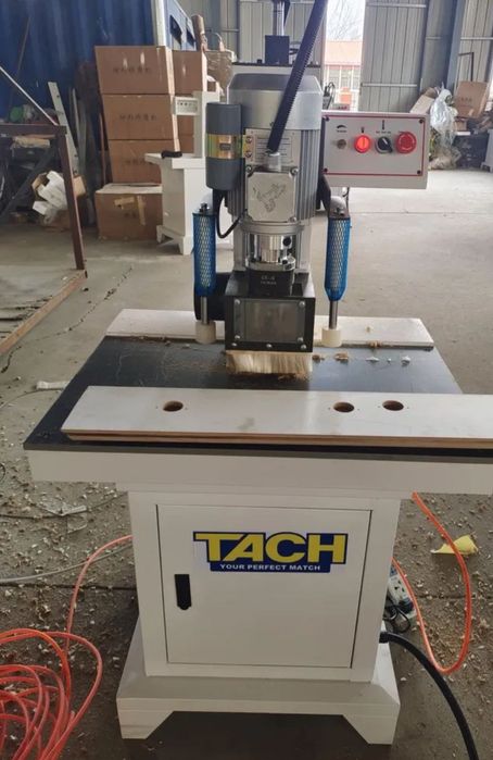 Пробивна машина за панти