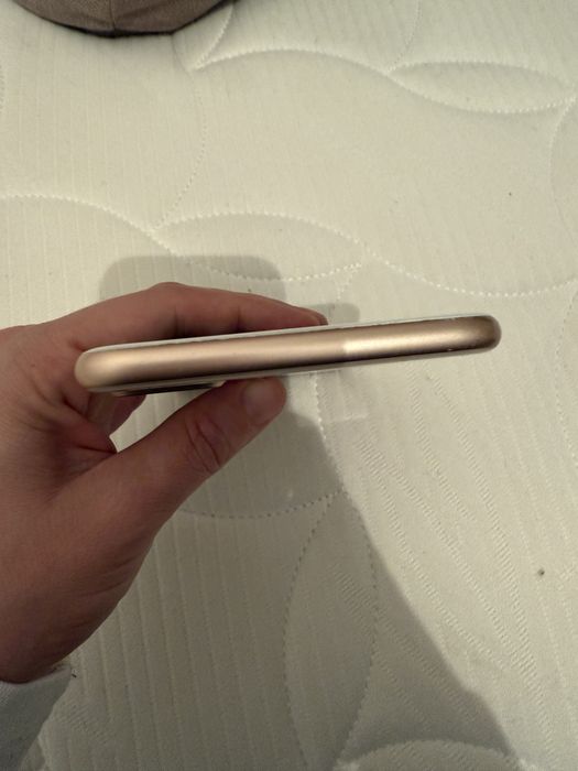 Продам iphone 8+