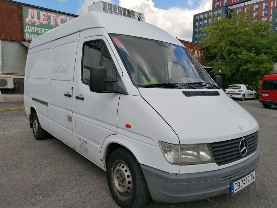 Хладилен бус под наем Форд Транзит 120, Мерцедес Спринтер Фиат Фиорино