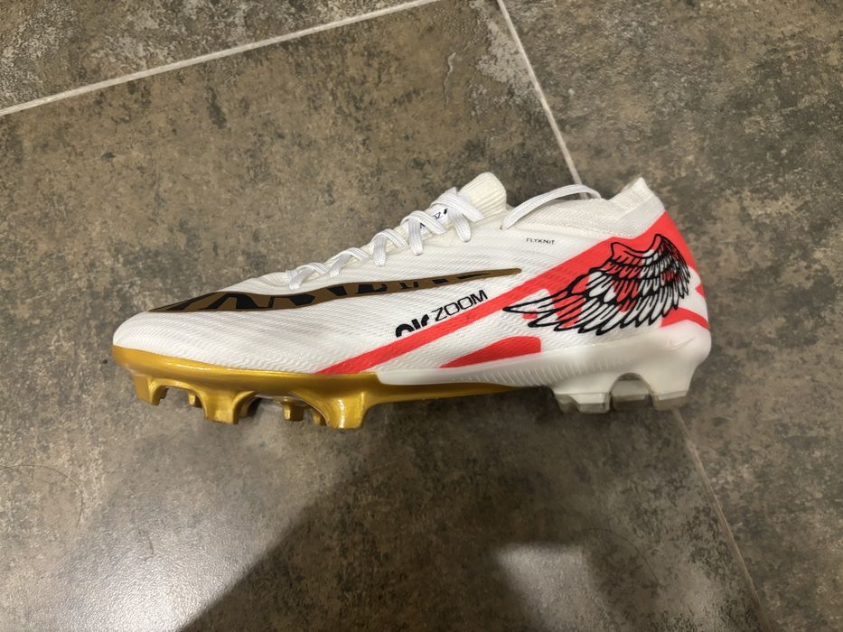 Продаются подростковые бутсы