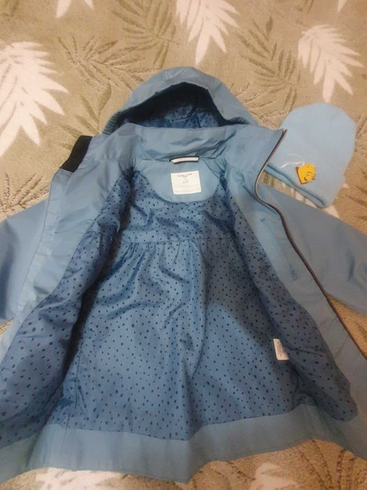 Плащ фирменный  на девочку 2-3 года