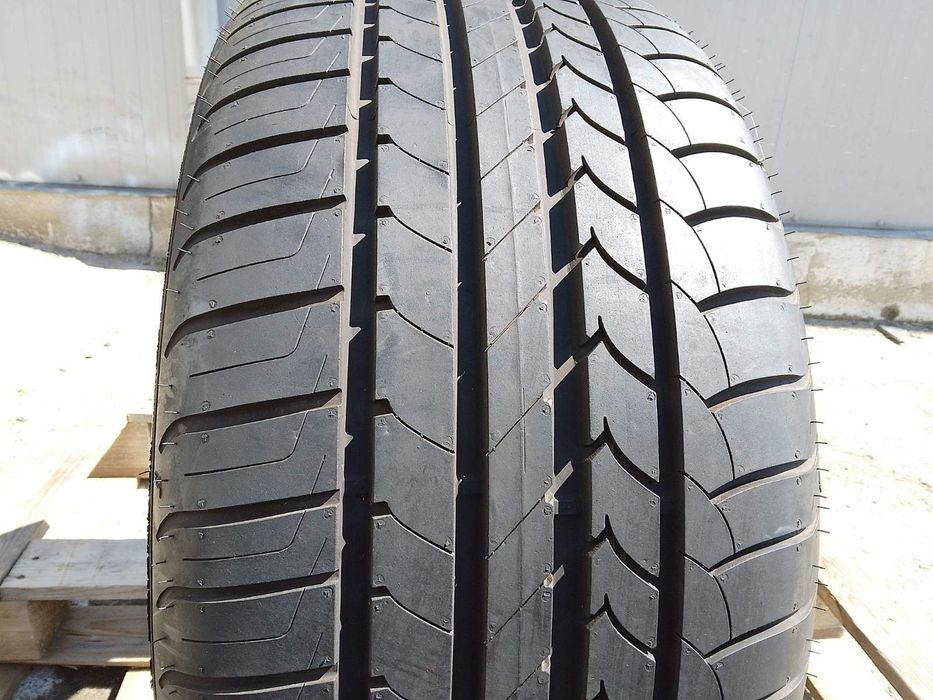 275/40/19 Гудиър ДОТ 2015 г - ЧИСТО НОВИ