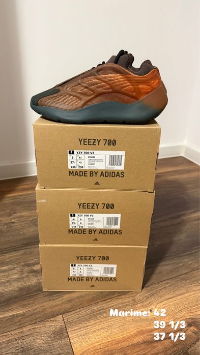 Adidas Yeezy 700 Copper Fade . Noi in cutie. 37 1/3 ,39 1/3 , 42 .
