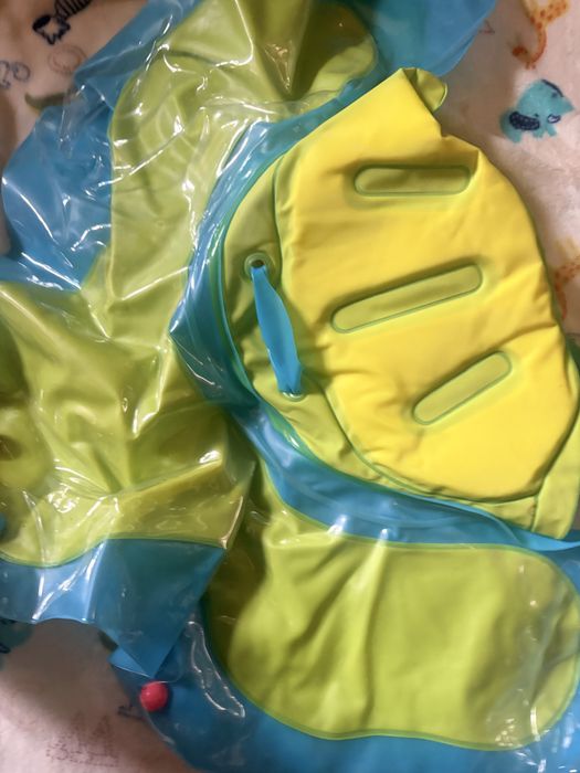 Colac pentru inot bebelusi cu sustinere pentru siguranta !