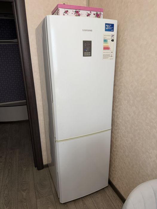 В продаже холодильник Samsung