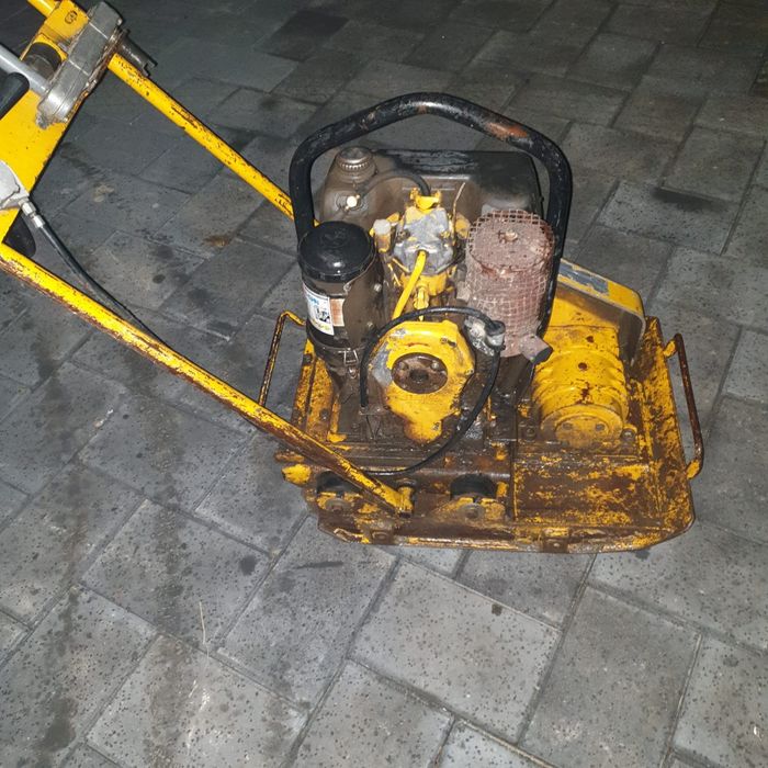 Placa compactoare pentru pavele