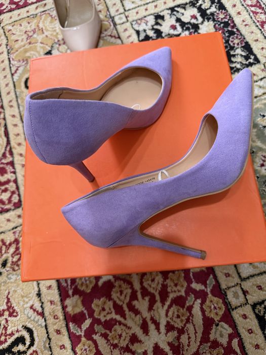 5 пар обуви за 20 тыс. тенге