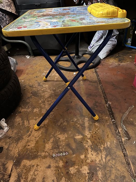 Продам детский стол и стульчик