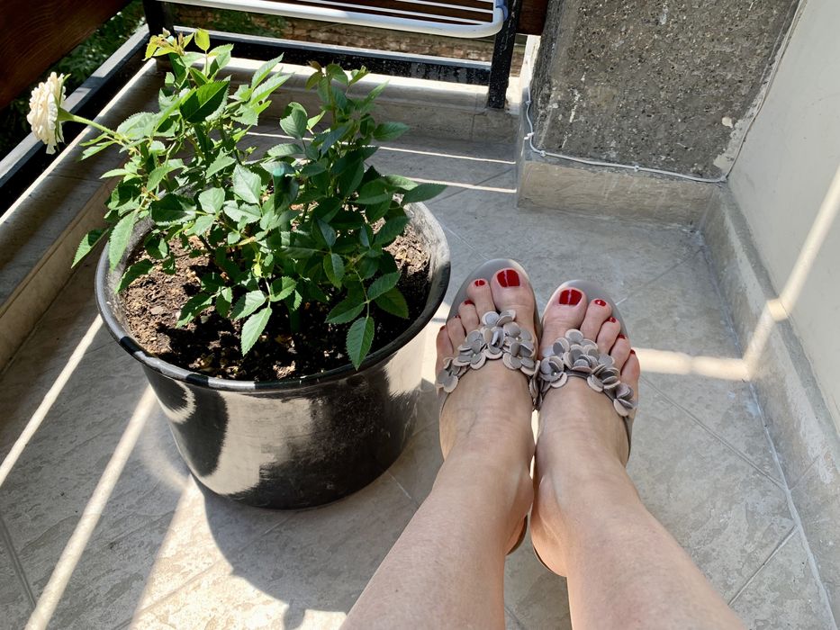 Кожени дамски чехли